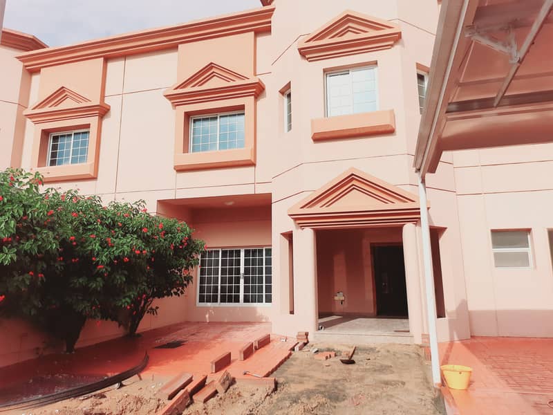 Elegant,Vastly Spacious 5 Bedrooms Villa, Prime Location Available in only 285k