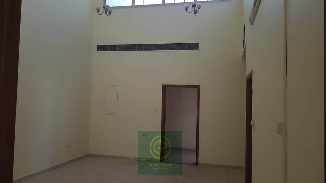 Al Jaffiliya 5 bedroom double storey villa with spacious living and dining