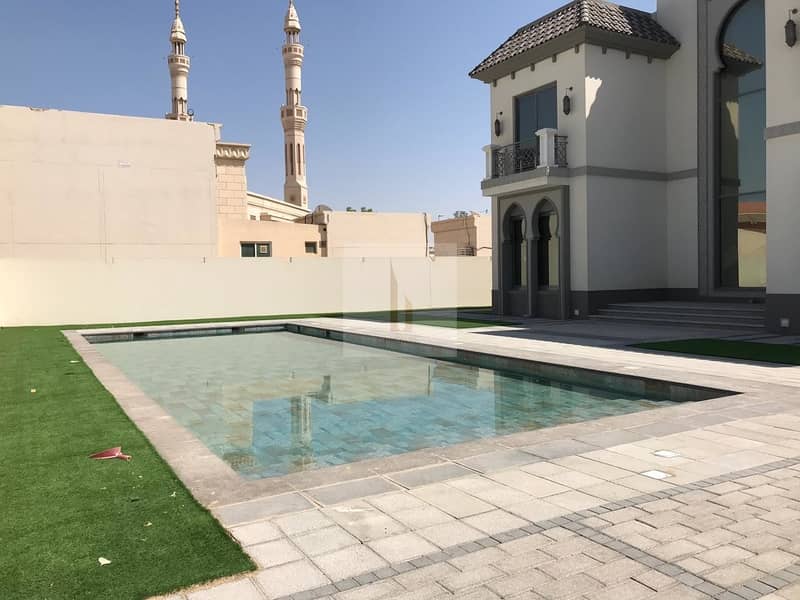 Super Luxurious 5BR Villa w/ Pool|Garden|Huge Plot