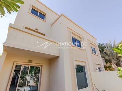 5 Bedroom Villa for Sale in Al Reef, Abu Dhabi - Hot Deal! Lovingly Maintained Double Row Villa