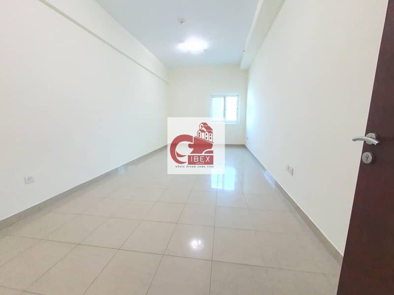 SPACIOUS AND NICE 2BHK WITH Full FACILITIES  FAMILY BULDING COLOSED TO ALL FACILITATE