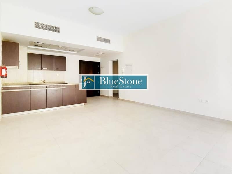 Spacious 1 BR with Balcony | Well Maintained