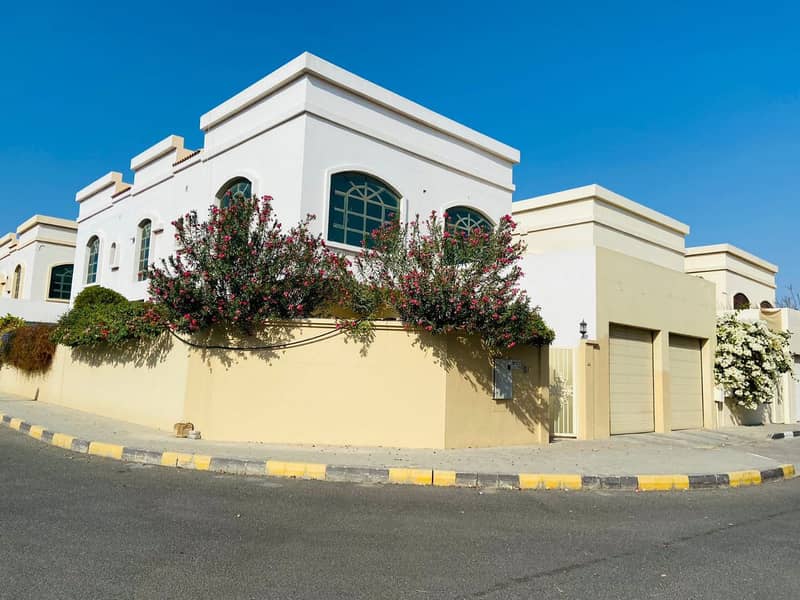 Super deluxe luxury villa for sale in Al Sharqan