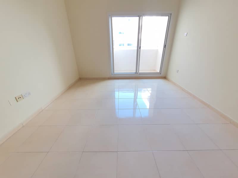 Spacious 1bhk in muhaisnah 4 Dubai just 34k 12 Cheque payment