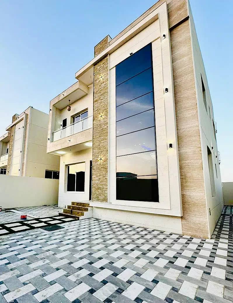 Villa for sale, high quality finishes, very large building area, stone facade, central air conditioning, freehold, Islamic bank financing, super delux