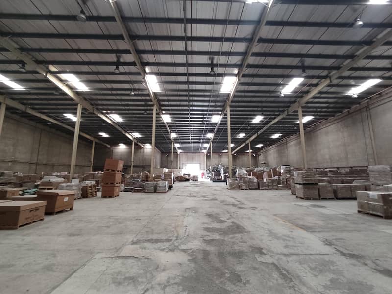 Huge single unit warehouse for rent !!
