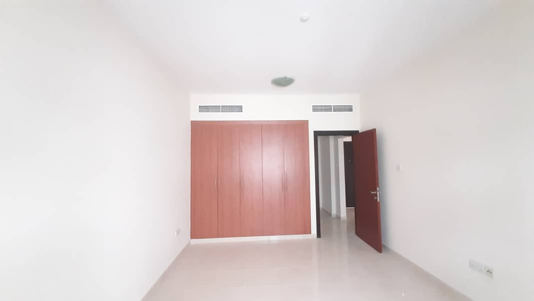 Spacious and big 1bhk in 37500 AED for family in 12 cheques call now