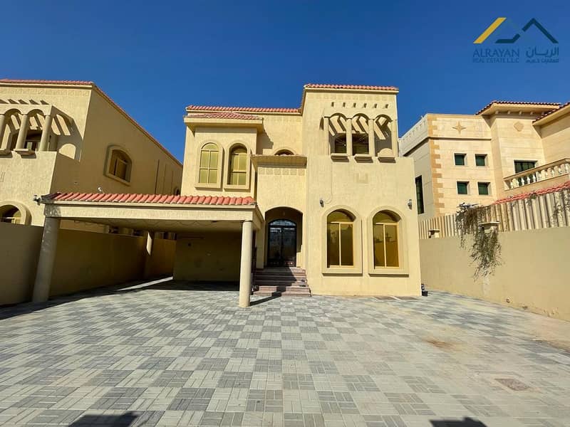 For rent in Al Mowaihat, on the street, a ground floor villa, the first and a roof, very clean, with new air conditioners, an area of ​​5000 feet, clo