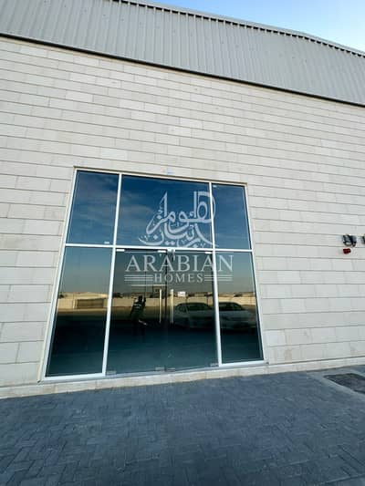 محل تجاري  للايجار في مصفح، أبوظبي - محل تجاري في صناعية المصفح مصفح 65000 درهم - 6813067