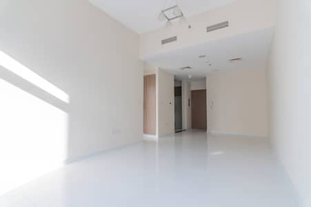 شقة 1 غرفة نوم للايجار في أرجان، دبي - شقة في برج ارجان أرجان 1 غرف 46999 درهم - 6780420