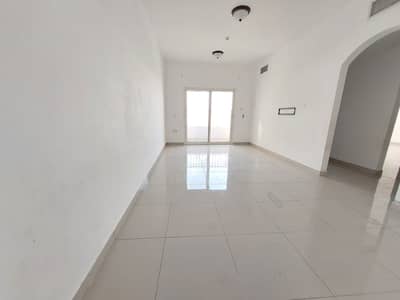 2 Bedroom Flat for Rent in Al Taawun, Sharjah - Lavish 2bedroom hall with balcony parking open view 1month free in 32k