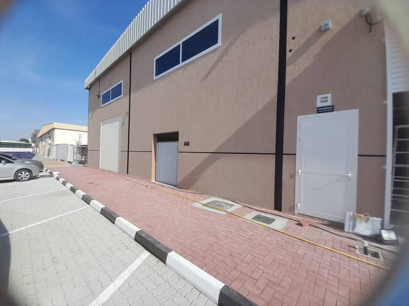 Warehouses for annual rent in Industrial City 2, ready for work, with an area of 2750 feet