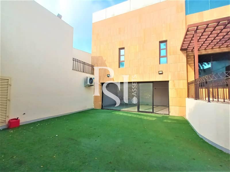 Landscaped Garden | Well Maintained | Ready To Move In