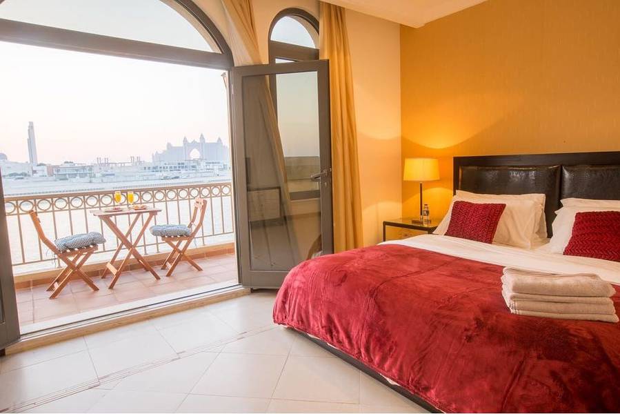 Luxuriously Furnished 4 BR Villa in Palm Jumeirah for Rent