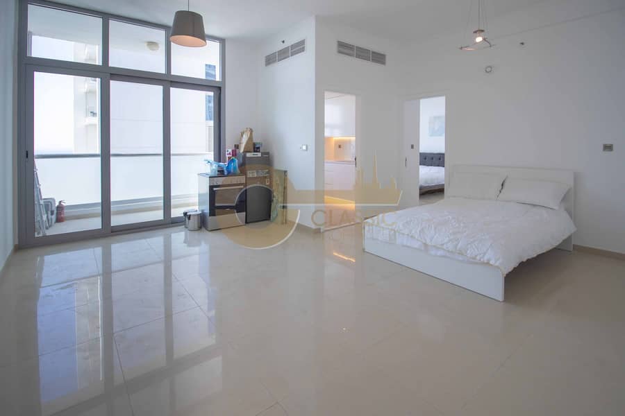 Upgraded 1 Bed Apt | High Floor | Partial Sea View