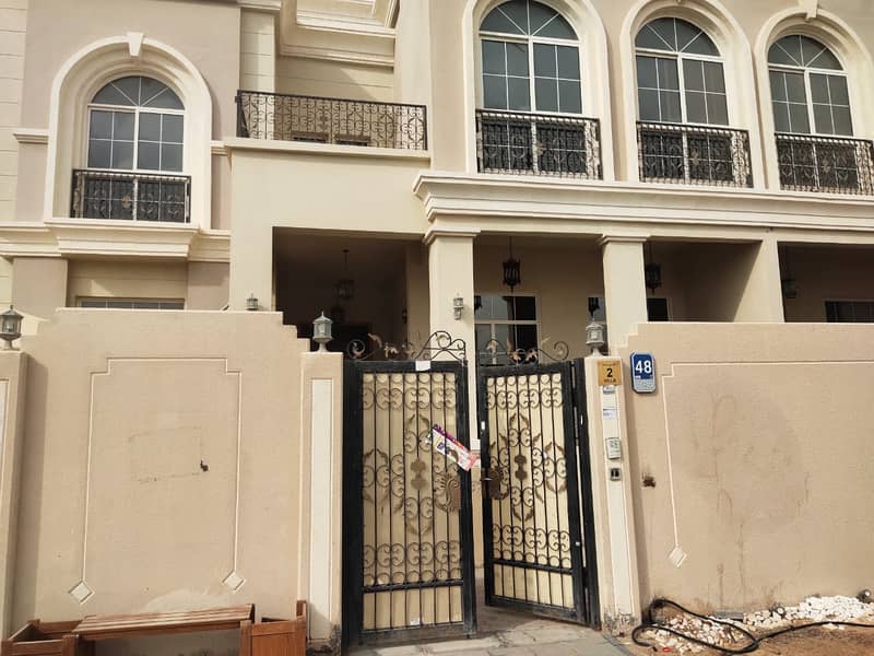 5 BED ROOM WITH MAID ROOM MAJLIS AND SALAH IN MBZ