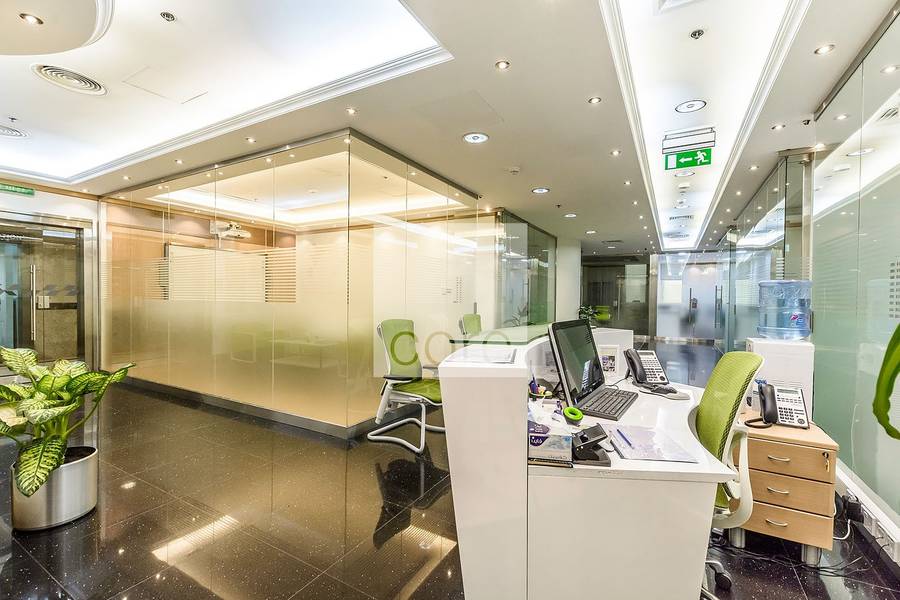 Serviced office w/ 4 workstations | Downtown