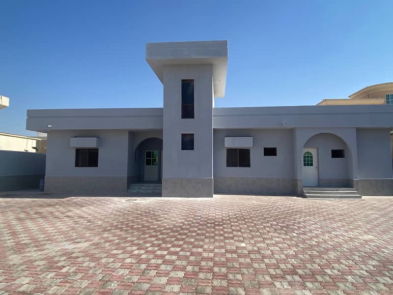 A ground floor villa with five clean rooms in Al Azra
