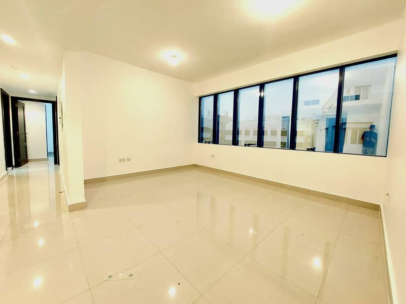 شقة في شارع الوحدة (شارع دلما)،الوحدة 2 غرف 50000 درهم - 6782199
