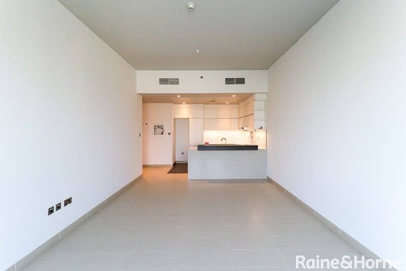 Spacious 2 Bedrooms with Balcony | Pool View
