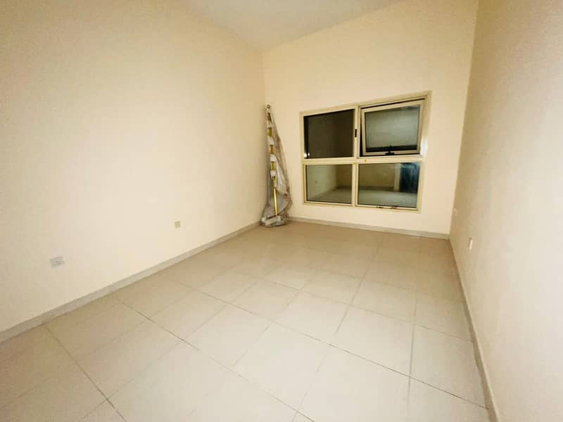 شقة في برج الزنبق،مدينة الإمارات‬ 1 غرفة 155000 درهم - 6264077