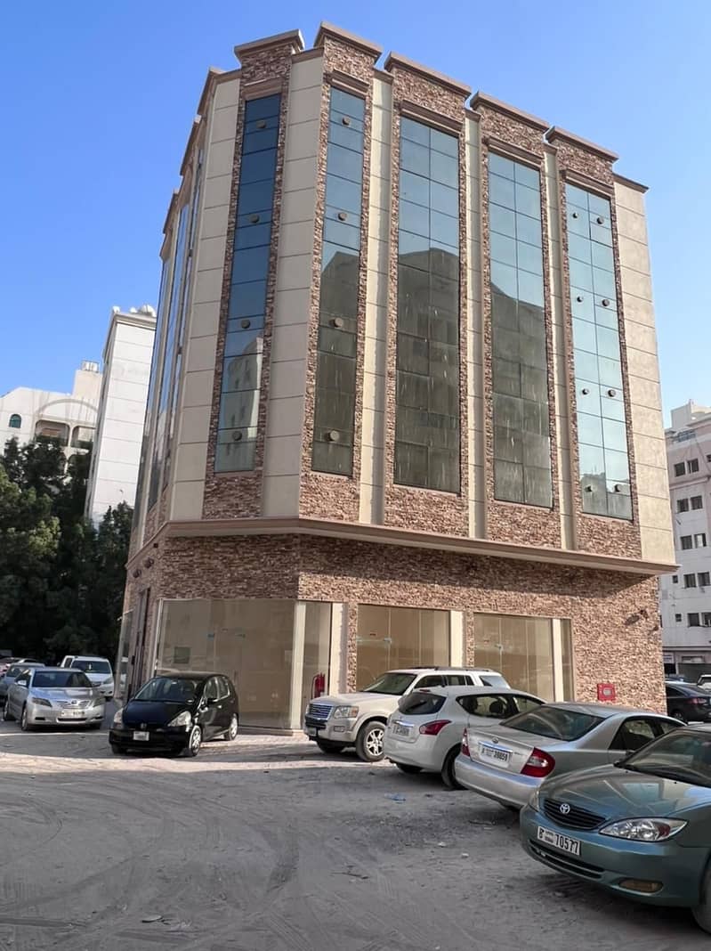 Здание в Аль Набба, 13 спален, 4200000 AED - 6582985