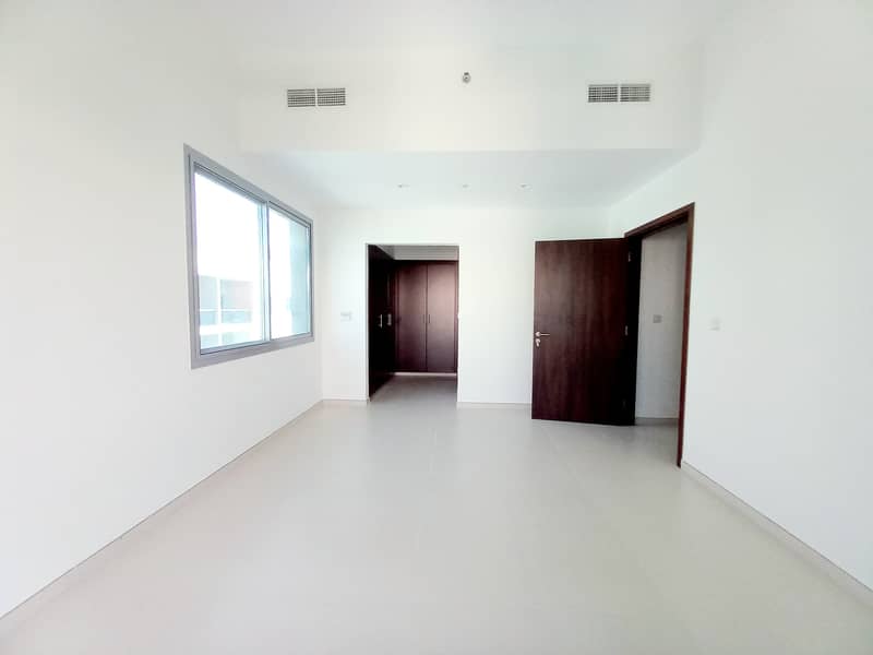 Spacious 3bhk apartment with all facilities | Rent only 76K in  12 payments
