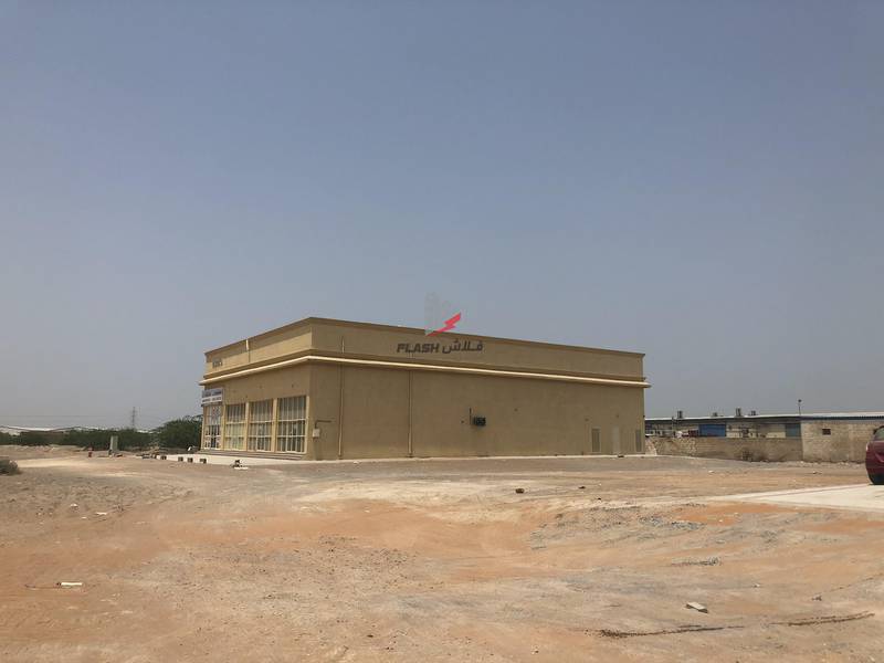 Warehouse for commercial and storage space Warehouse for commercial and storage space