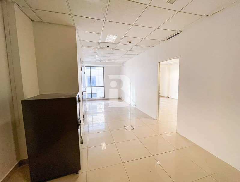 Compact Office | All Inclusive | Next to Metro