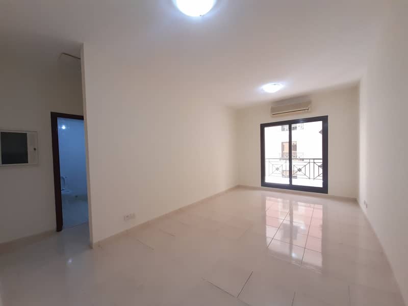 A spacious 1bhk flat available Close kitchen just 36k with 12 payments