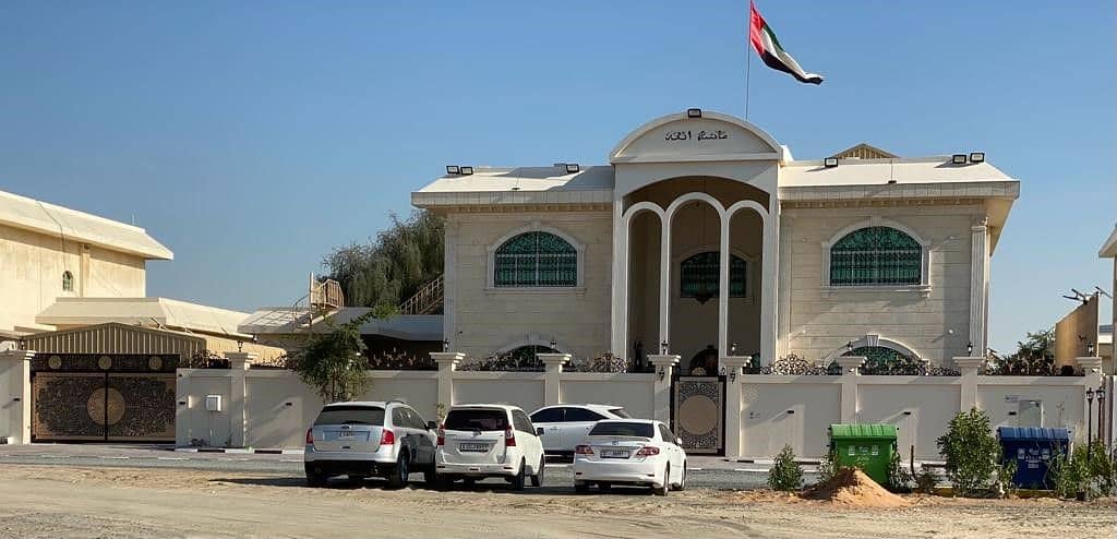 8BR Villa For Sale in Al Ramaqiya - Sharjah