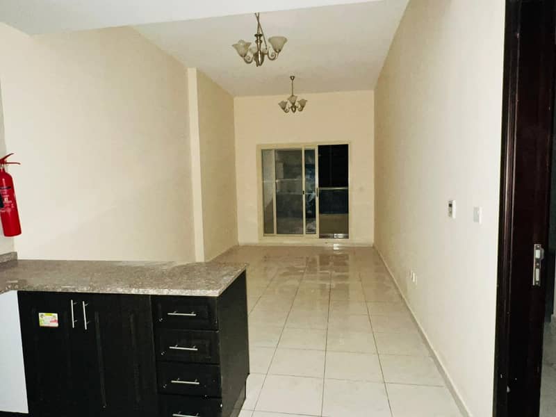 شقة في أبراج أحلام جولدكريست،مدينة الإمارات‬ 1 غرفة 140000 درهم - 6298420