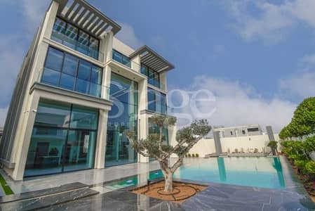 Modern | Spacious | Middle  Unit | Private  Pool