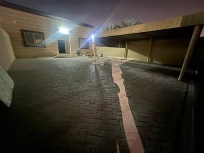 3 Bedroom Townhouse for Rent in Al Shamkha, Abu Dhabi - Private Mulhaq Spacious 3 Bed Rooms Majlis Yard and Covered Parking in Al Shamkha City