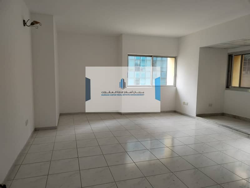 شقة في شارع حمدان 1 غرفة 48000 درهم - 6844688