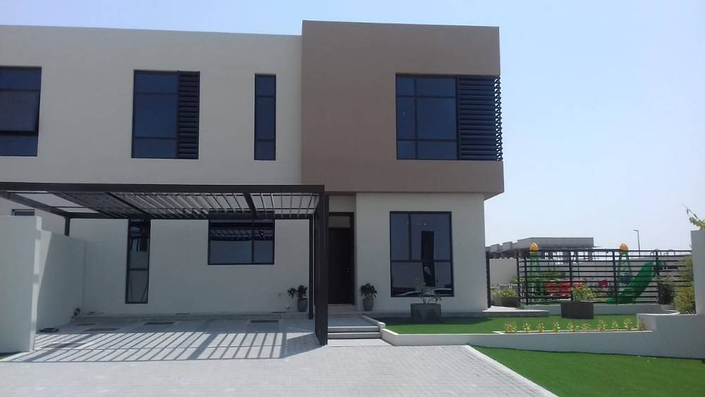 Stand alone villas for sale in Sharjah in Al Syouh without service charge forever with installments