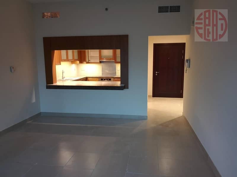 Unfurnished 1BR in Mosela | Vacant on March 16