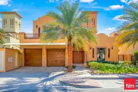 4 Bedroom Villa for Rent in Palm Jumeirah, Dubai - Beachfront Villa | Spacious | Private Pool