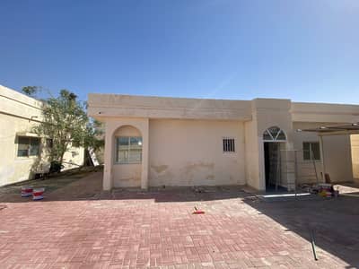 Four-room house with air conditioners and a large garden in Al-Sabkha