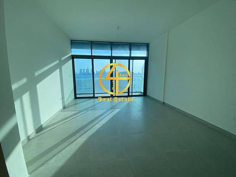 Spacious Vacant Apartment With Open View Spacious Vacant Apartment With Open View