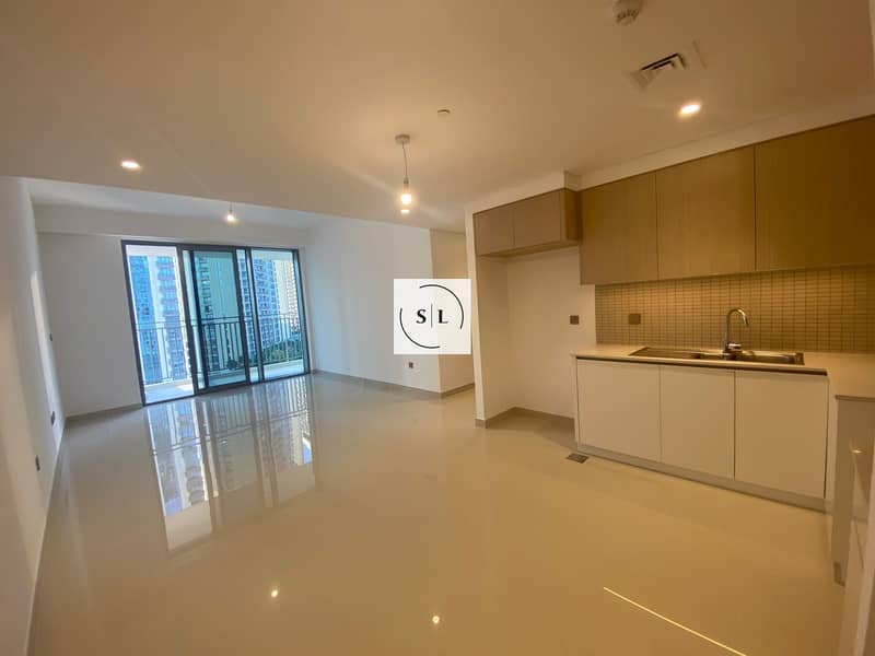 CHILLER FREE//TWO BED IN 17 ICON BAY//PARTIAL SEA AND POOL VIEW