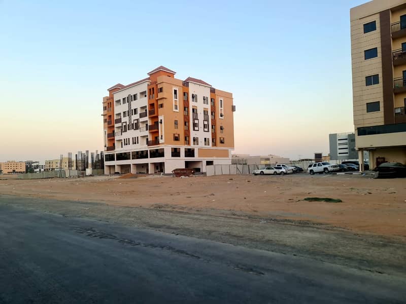 For sale a building in Ajman in Al Mowaihat area, freehold for all nationalities, expatriates and citizens, with banking facilities. The building