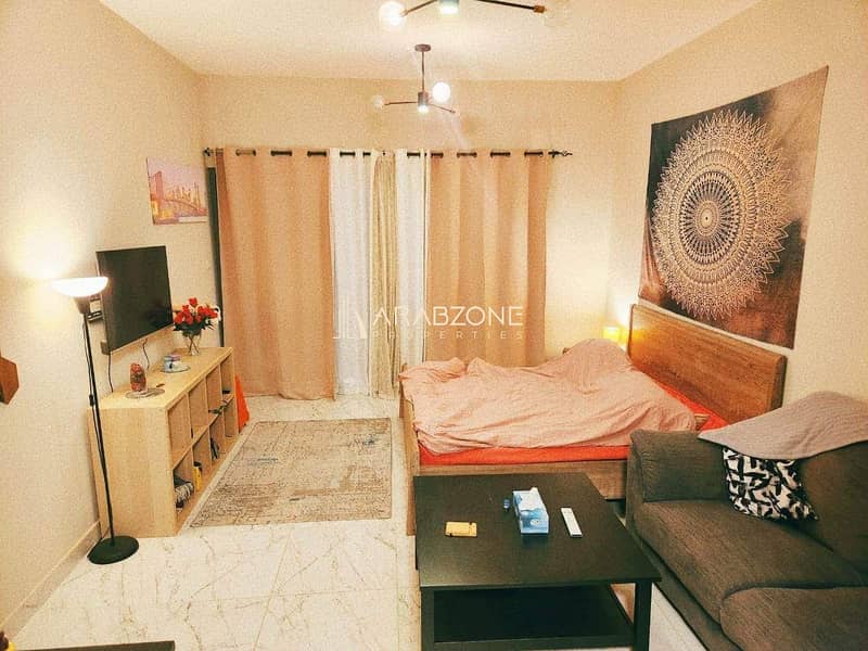 STUDIO|WITH BALCONY|6 CHEQUES|WELL MAINTAINED | READY TO MOVE