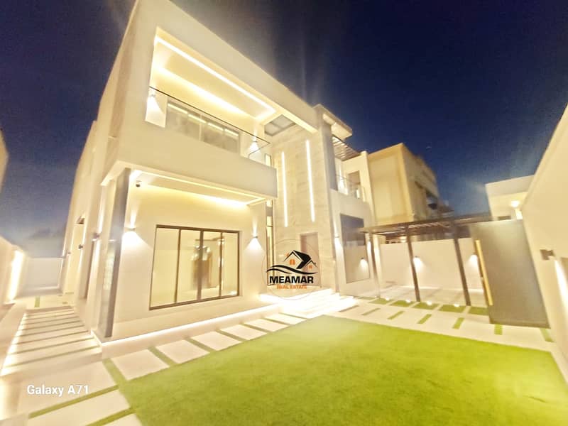 For sale, the most luxurious modern villas, international fashion, European style, artist finishing, central air conditioning, close location, all ser