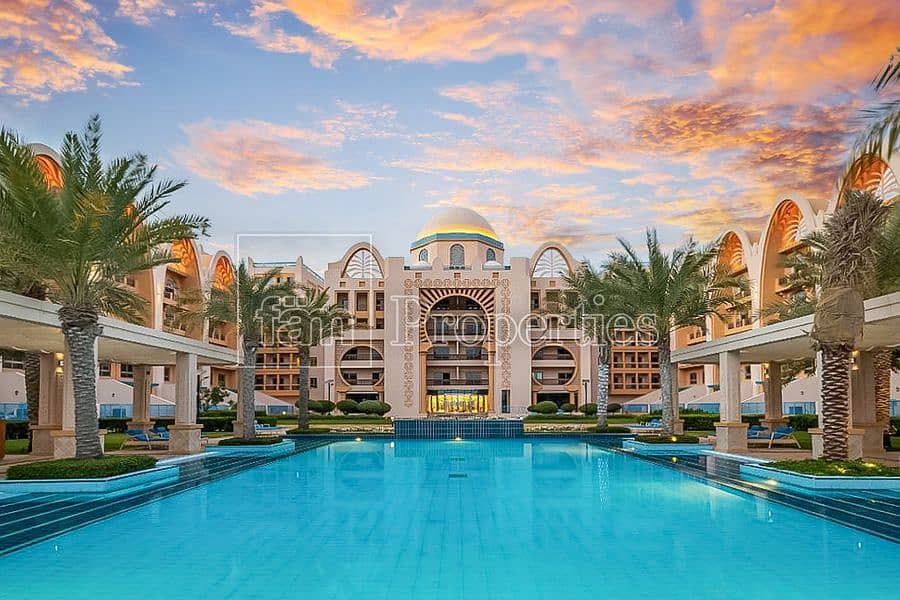 Exclusive 1B | Pool and Beach Access of The Palm