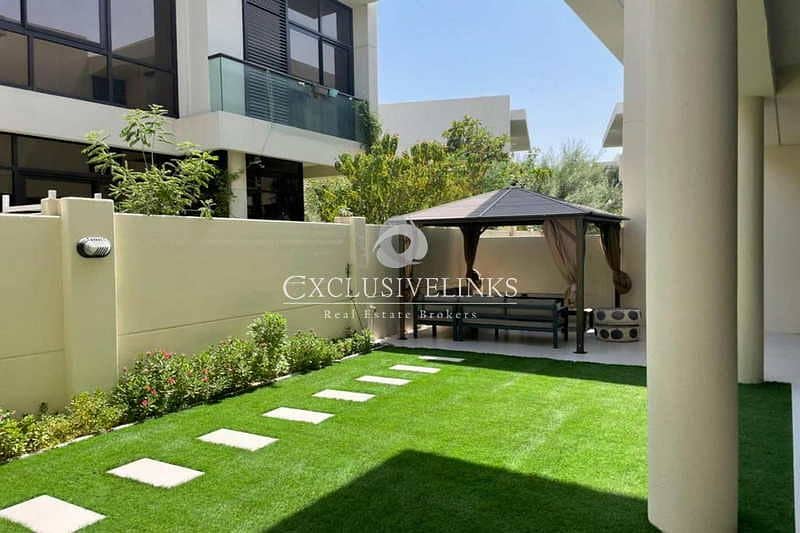 Almost New | Nicely Landscaped Garden