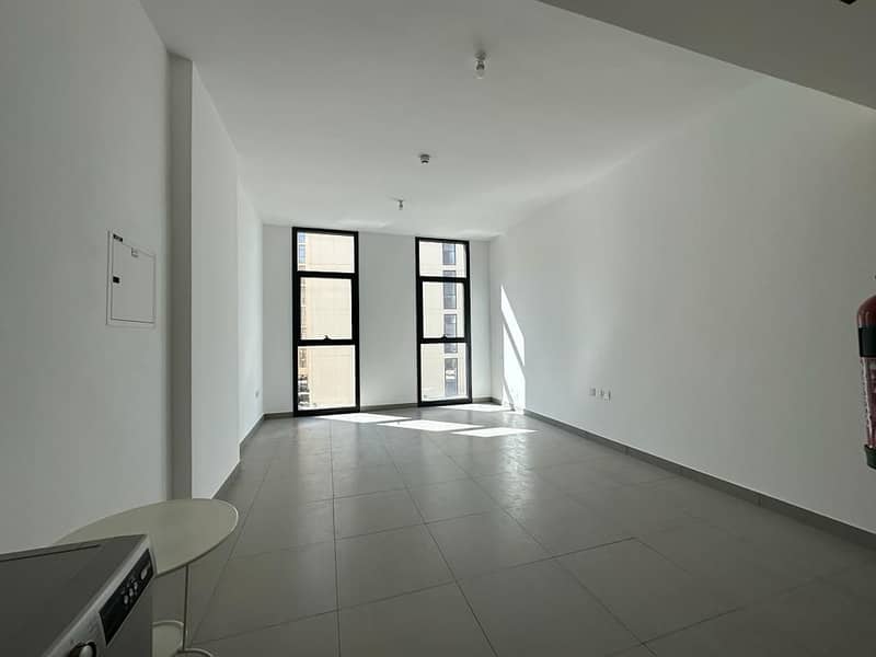 Brand new studio available for rent in  mamsha with kitchen appliances for 24,000 AED yearly