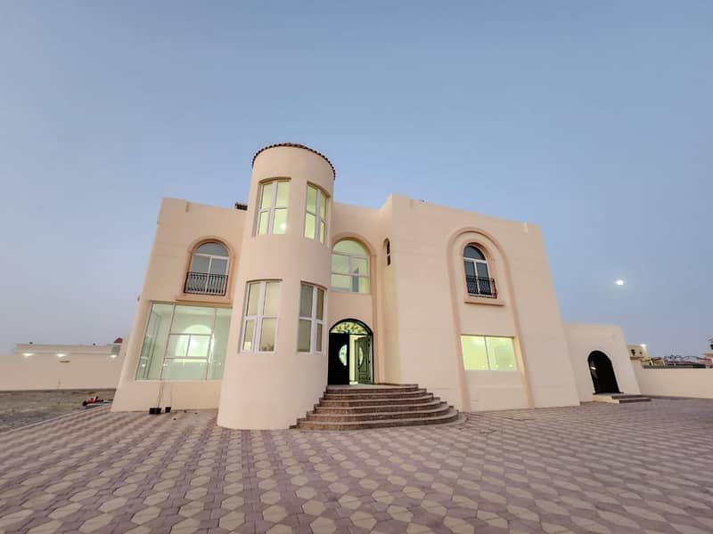 Spacious Luxury 5Bedroom Arabic Style Big Villa