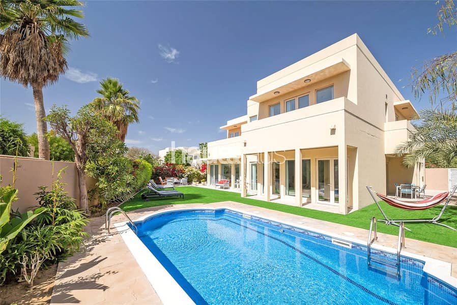 Fully renovated 5 bedroom Villa | Large plot | VOT Fully renovated 5 bedroom Villa | Large plot | VOT