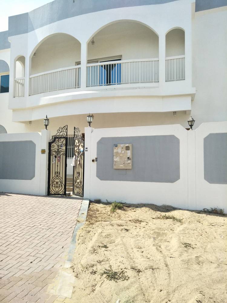 INDEPENDENT 4 BED ROOM VILLA WITH MAJLIS, ONE ROOM ON GROUND FLOOR, PARKING